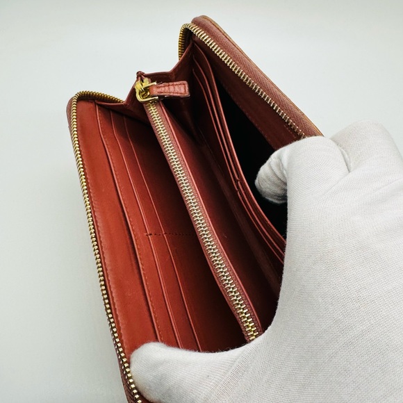 MIU MIU large Crocodile Zip around Wallet - Picture 11 of 11